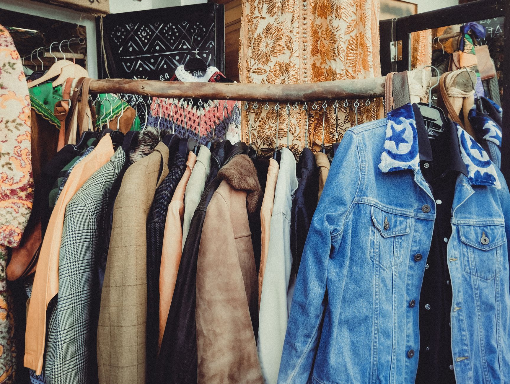 Secondhand kaufen oder nachhaltig neu? Ein ehrlicher Vergleich